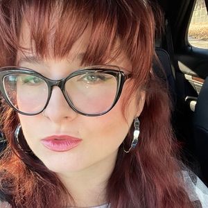 Meet your Posher, Posh